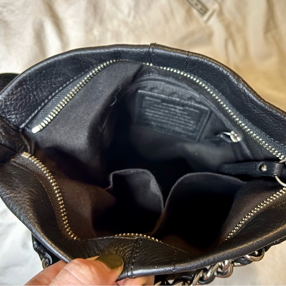 Early 2010s Coach bag. Pebbled black leather. - Picture 7 of 7